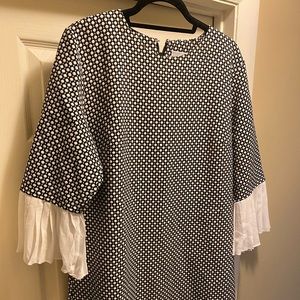 Classic print New York & Company dress. Length 35”